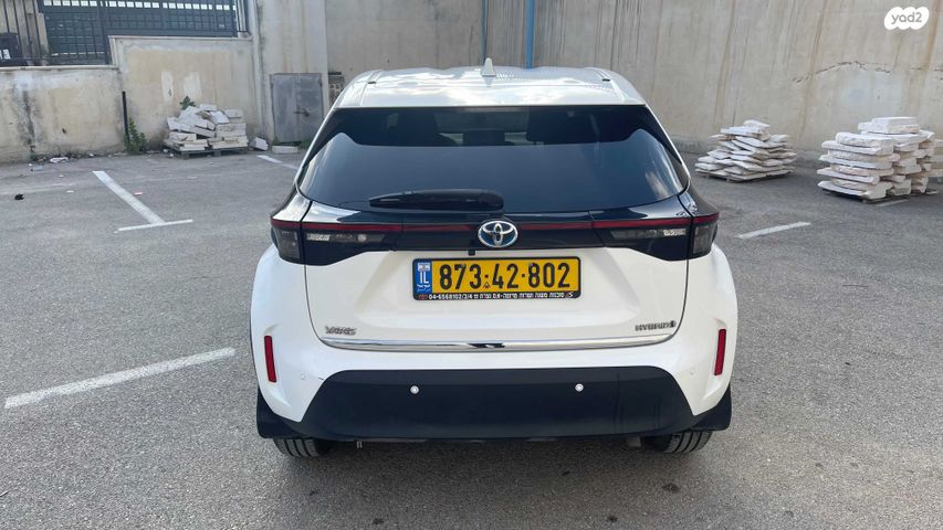 טויוטה יאריס קרוס