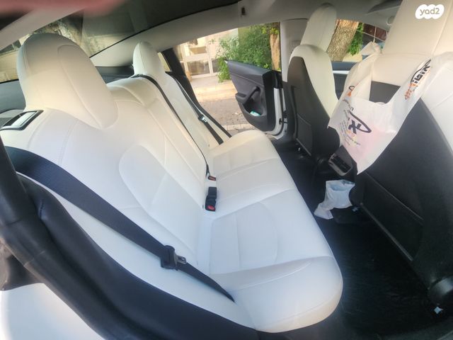 מודעת רכב טסלה מודל 3