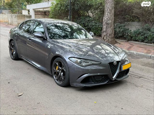 מודעת רכב אלפא רומיאו ג'וליה