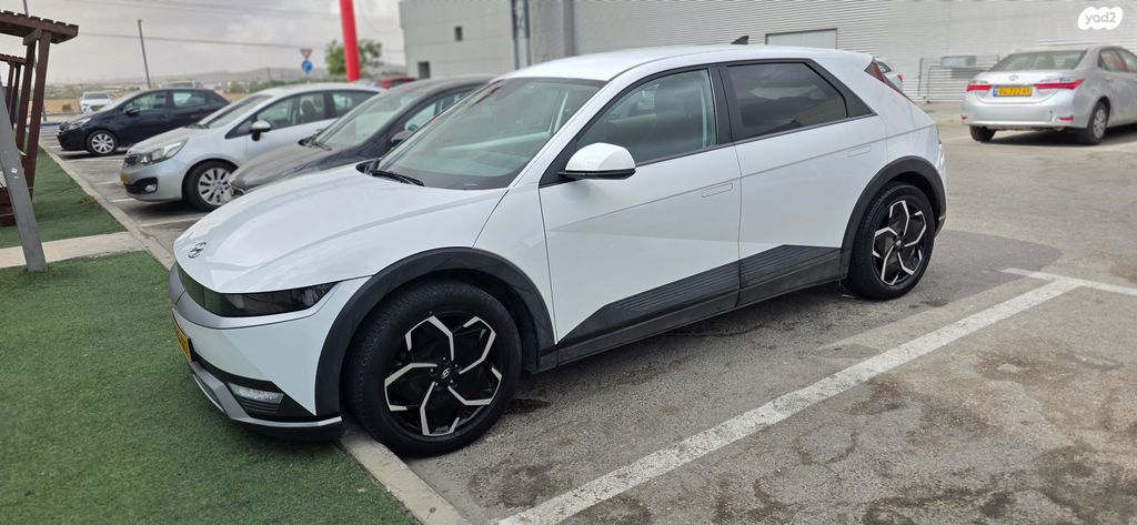 יונדאי איוניק 5