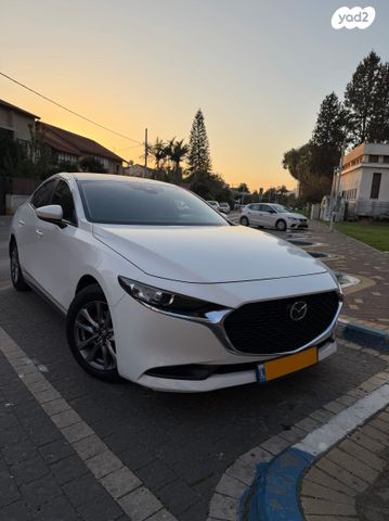 מודעת רכב מאזדה 3