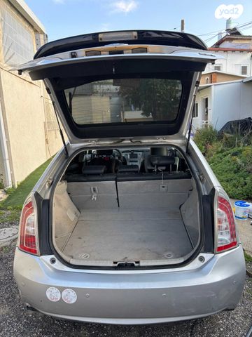 טויוטה פריוס