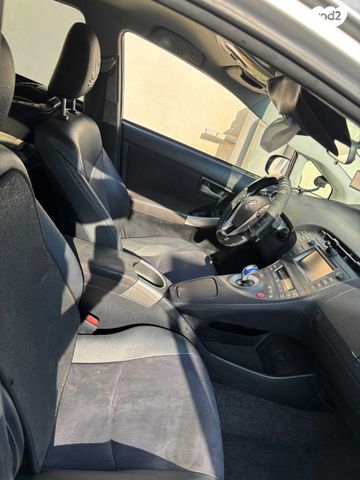 טויוטה פריוס