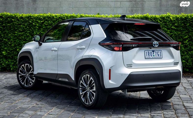 טויוטה יאריס קרוס