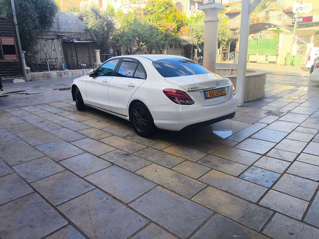 מודעת רכב מרצדס-בנץ C-class