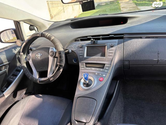 טויוטה פריוס