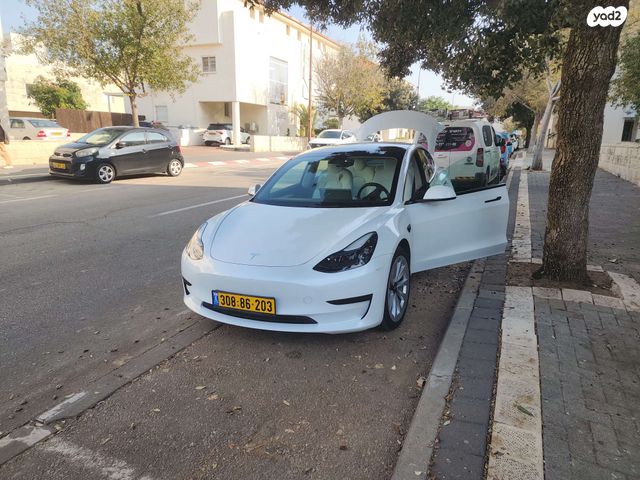 מודעת רכב טסלה מודל 3