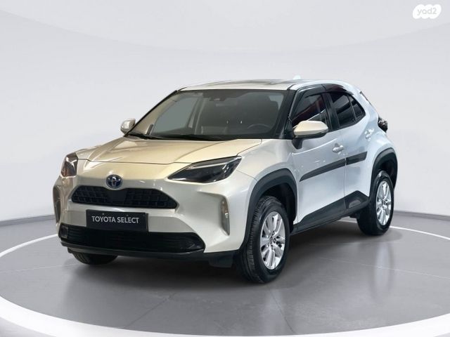 מודעת רכב טויוטה יאריס קרוס