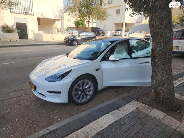 מודעת רכב טסלה מודל 3