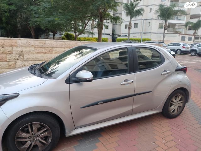 מודעת רכב טויוטה יאריס