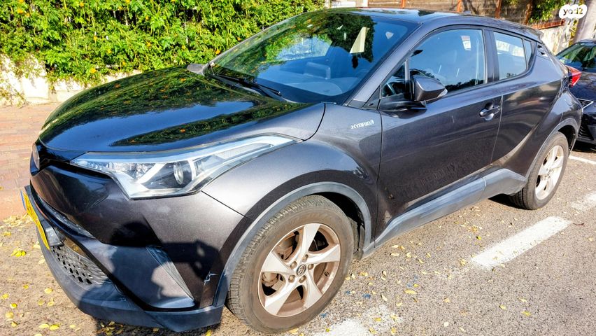 מודעת רכב טויוטה C-HR