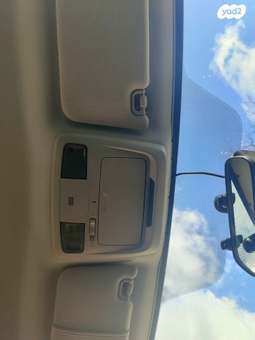 סובארו B4/לגאסי