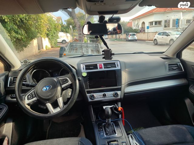 סובארו B4/לגאסי