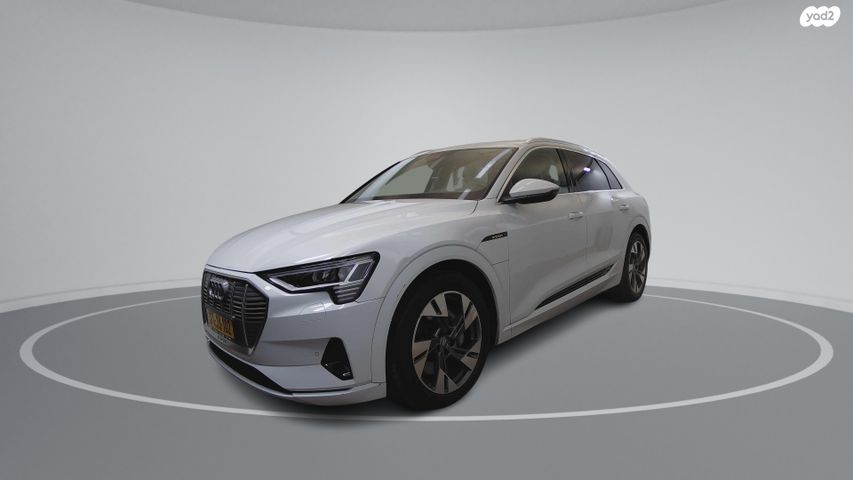 מודעת רכב אאודי E-tron