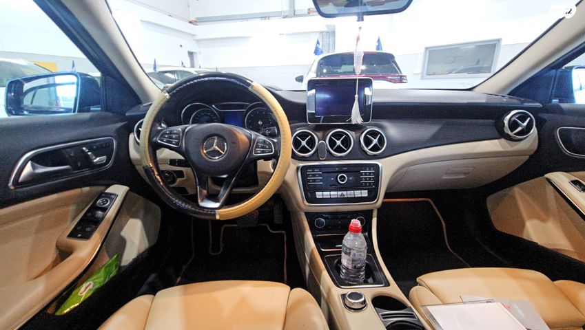 מרצדס-בנץ GLA