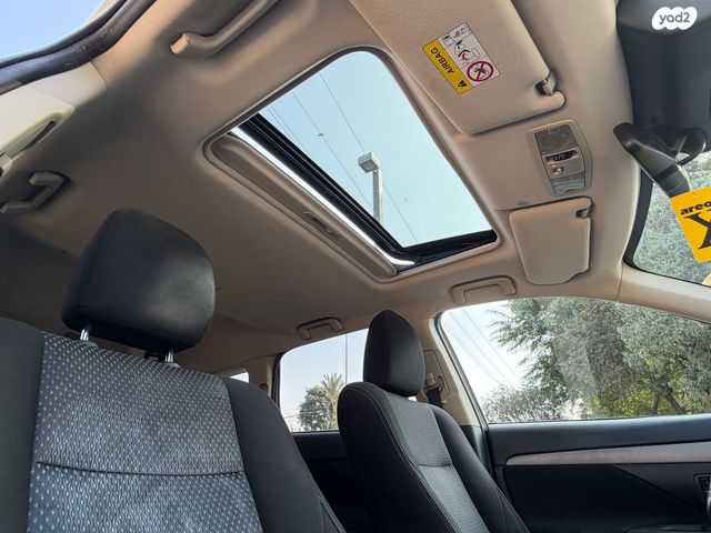 מיצובישי אאוטלנדר