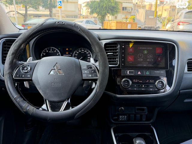 מיצובישי אאוטלנדר