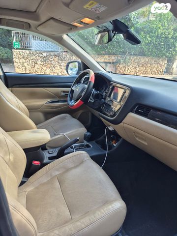 מיצובישי אאוטלנדר