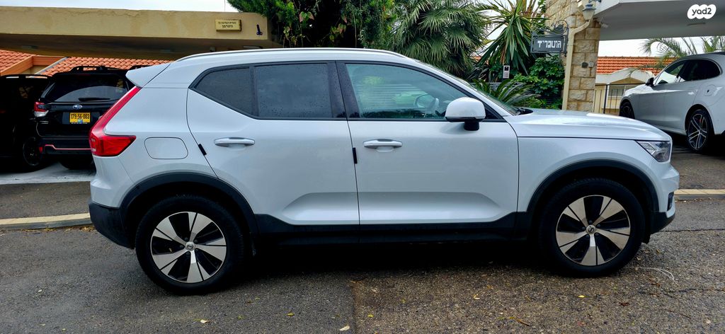 מודעת רכב וולוו XC40