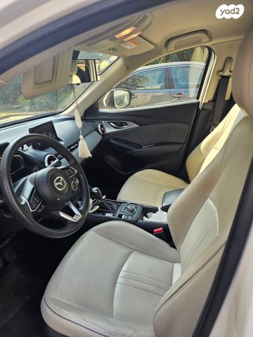 מודעת רכב מאזדה CX-3