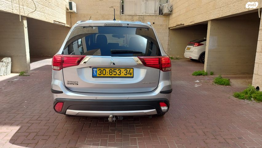 מיצובישי אאוטלנדר