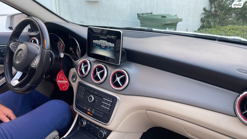 מרצדס-בנץ GLA