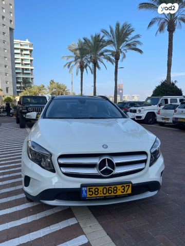 מודעת רכב מרצדס-בנץ GLA