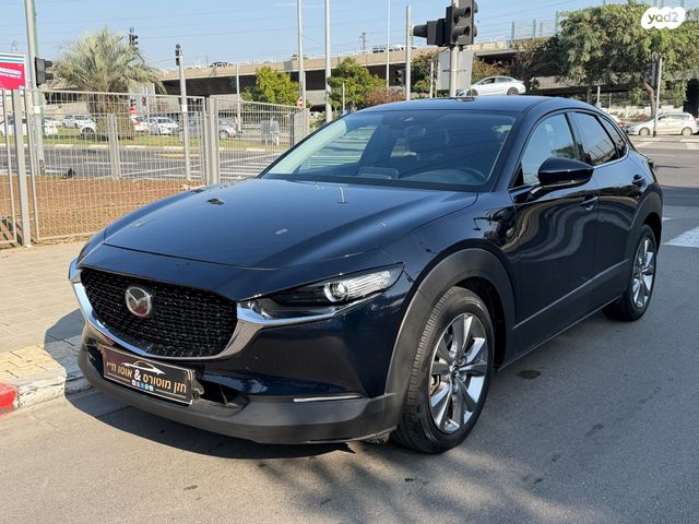 מודעת רכב מאזדה CX-30