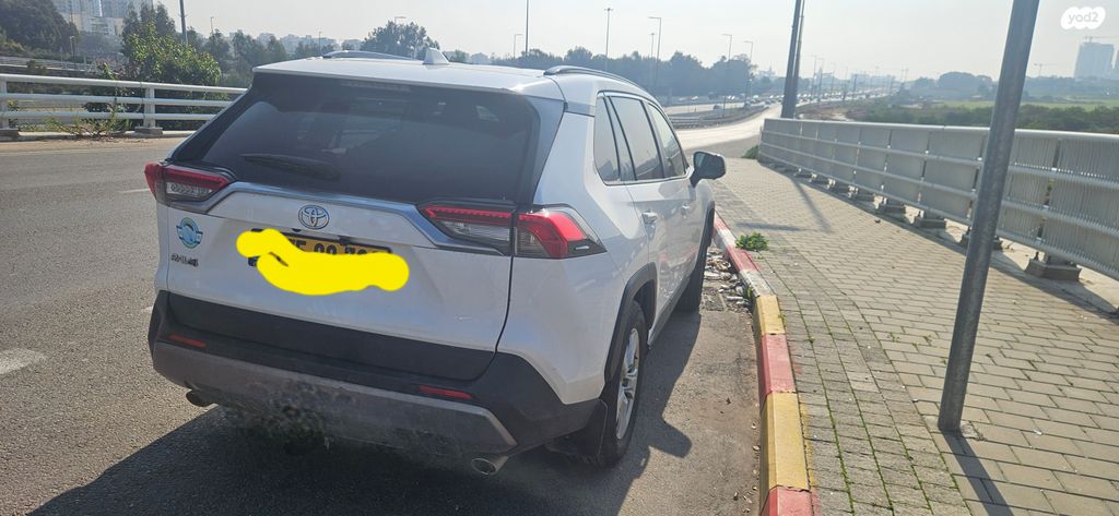 מודעת רכב טויוטה RAV4