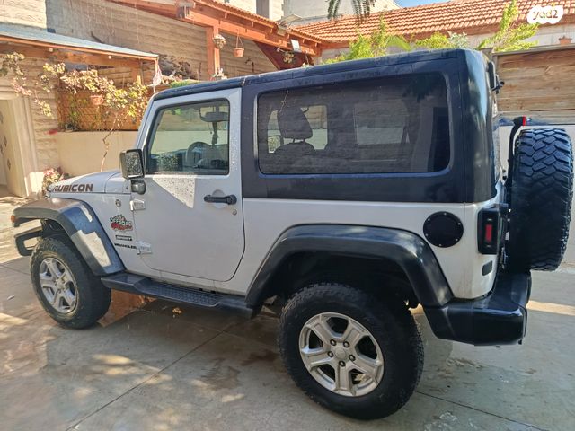 מודעת רכב ג'יפ רנגלר