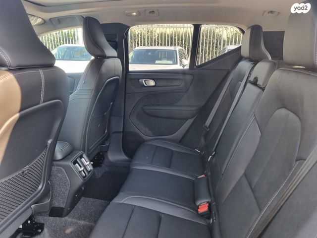 וולוו XC40