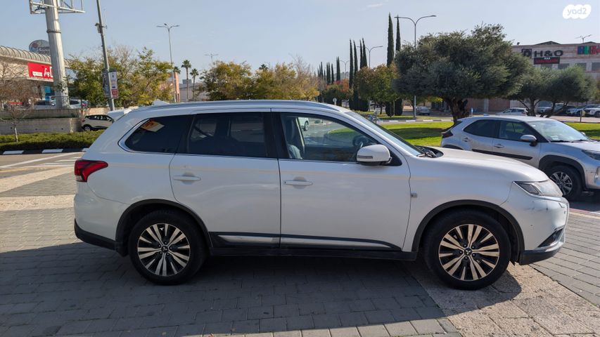 מיצובישי אאוטלנדר