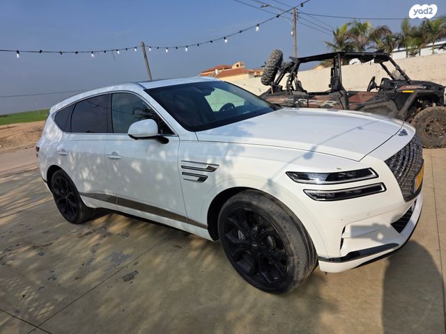 מודעת רכב ג'נסיס GV80