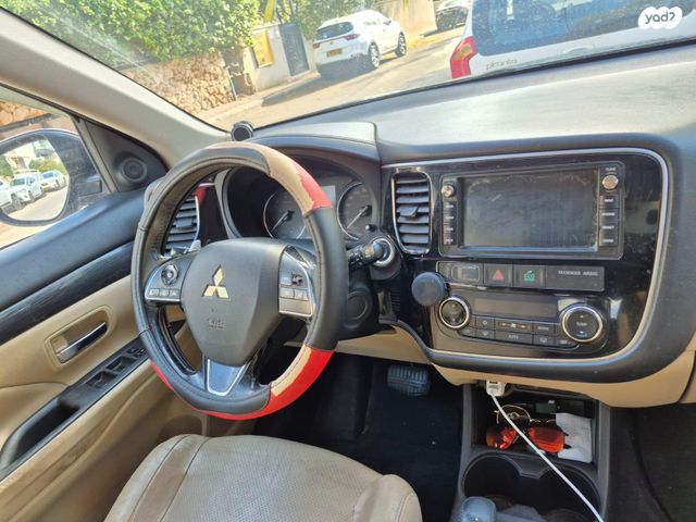 מיצובישי אאוטלנדר