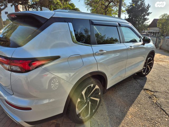 מיצובישי אאוטלנדר