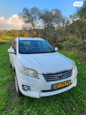 מודעת רכב טויוטה RAV4