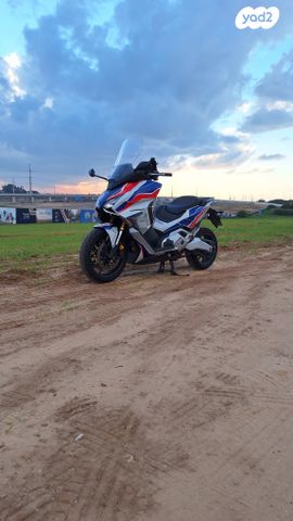 הונדה פורזה 750