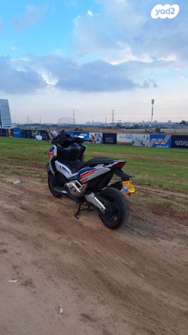 הונדה פורזה 750