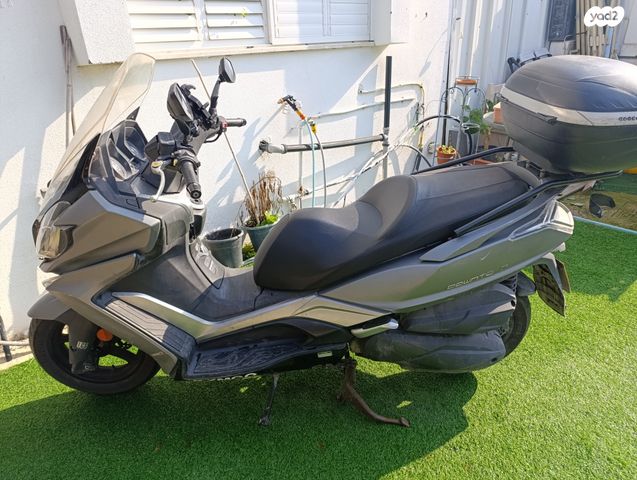 מודעת רכב קימקו דאון-טאון 350