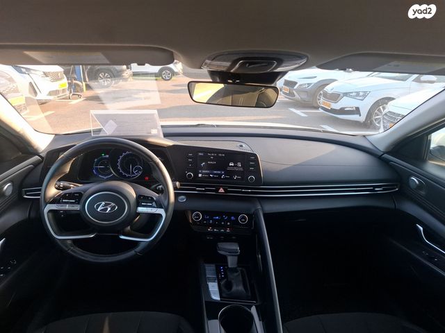 יונדאי אלנטרה