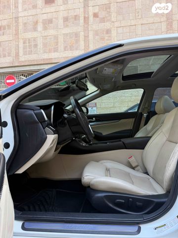 ניסאן מקסימה