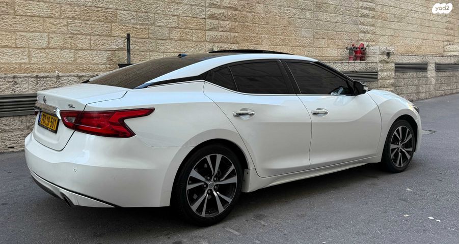 ניסאן מקסימה