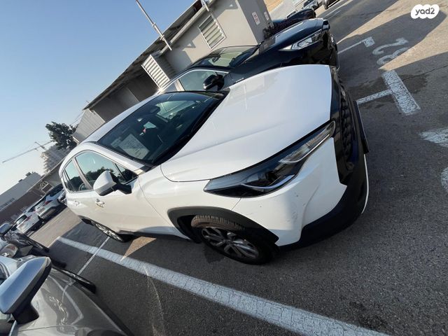 מודעת רכב טויוטה קורולה קרוס