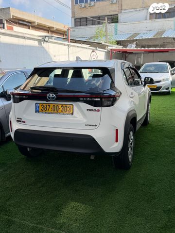 טויוטה יאריס קרוס