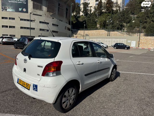 טויוטה יאריס