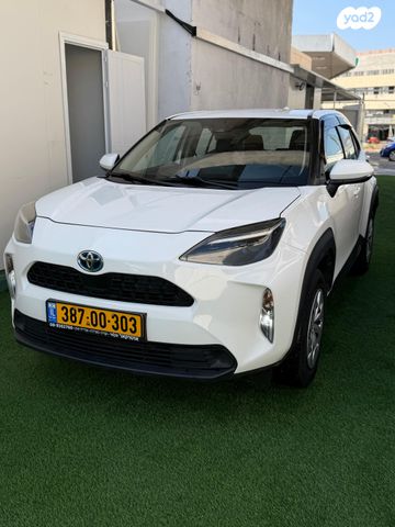 מודעת רכב טויוטה יאריס קרוס