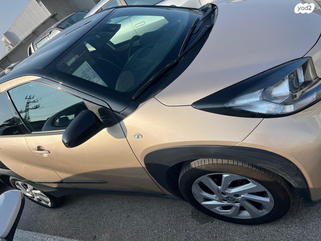 טויוטה אייגו X