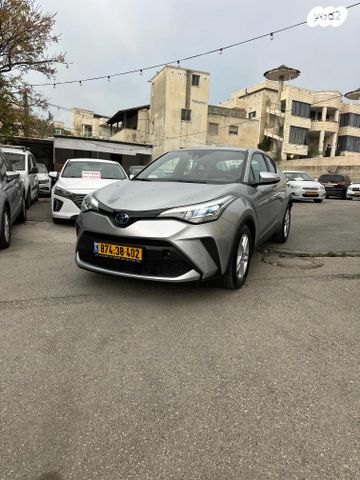 מודעת רכב טויוטה C-HR