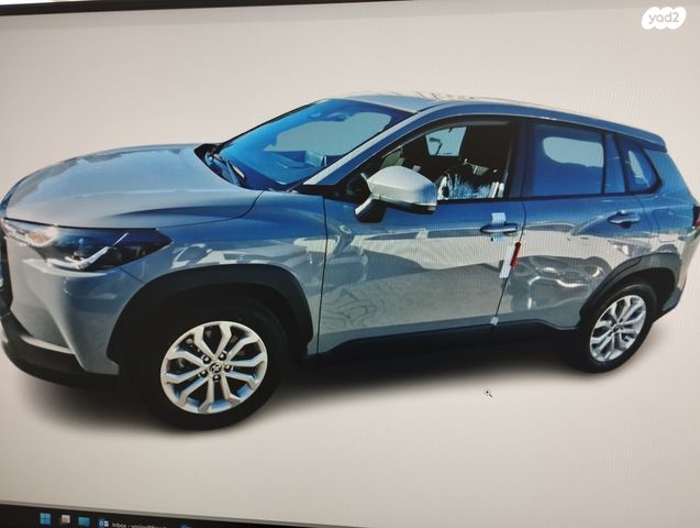 מודעת רכב טויוטה קורולה קרוס