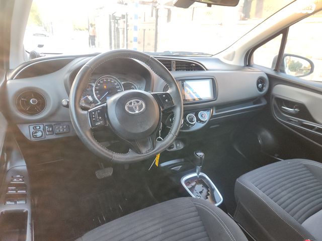 טויוטה יאריס